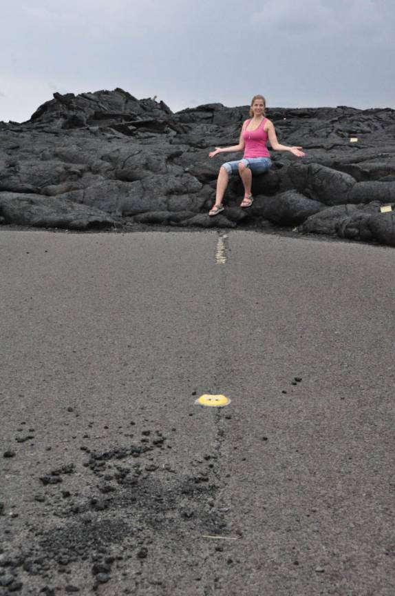 O fim da estrada, no Volcanoes National Park, em Volcano, na Big Island, no Havaí